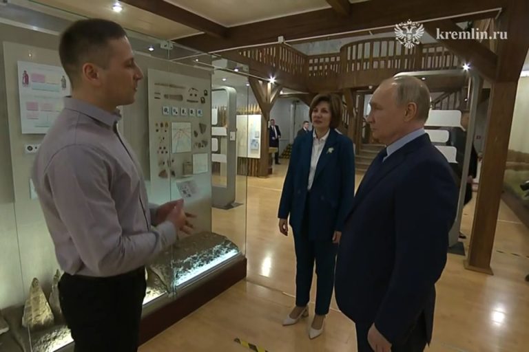 Президент России Владимир Путин сегодня посетил Торжок